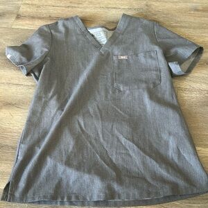Caterina one pocket figs, scrub top